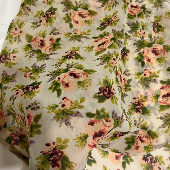Floral sleeveless top - Picture 3 of 3
